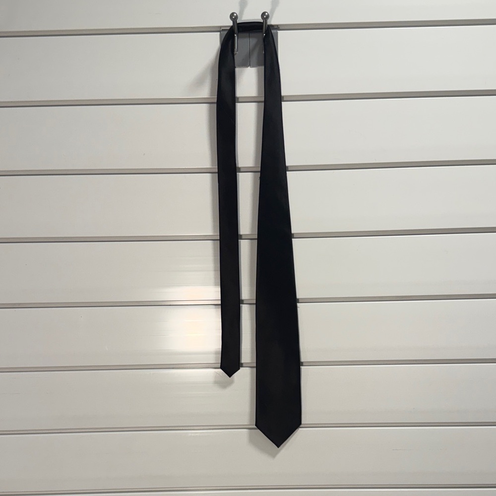Geoffrey Beene Classic Black Necktie